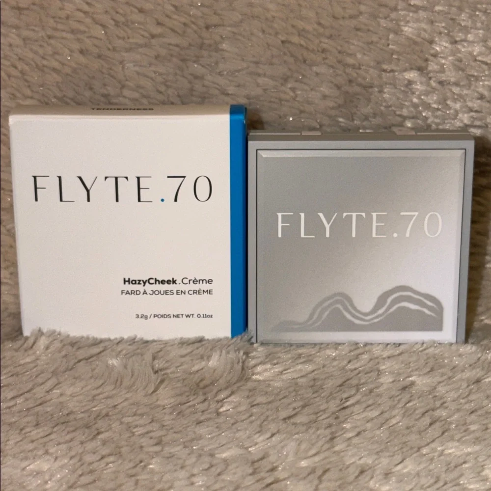 FLYTE.70 HazyCheek Crème Blush